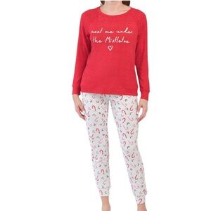 Jaclyn Intimates Meet Me Under the Mistletoe Pajama Set